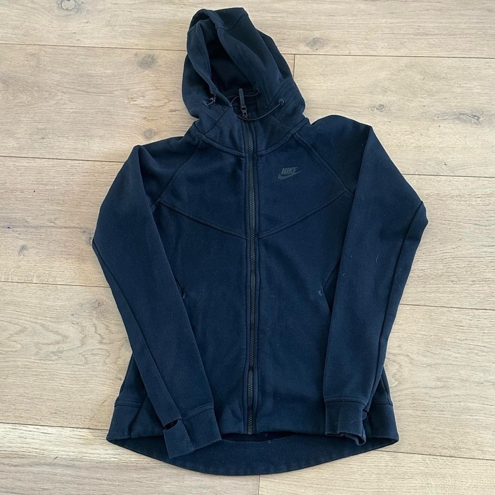 Women’s Nike zip up hoodie
